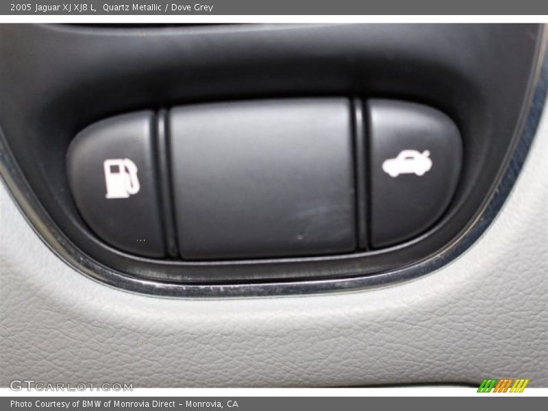 Quartz Metallic / Dove Grey 2005 Jaguar XJ XJ8 L