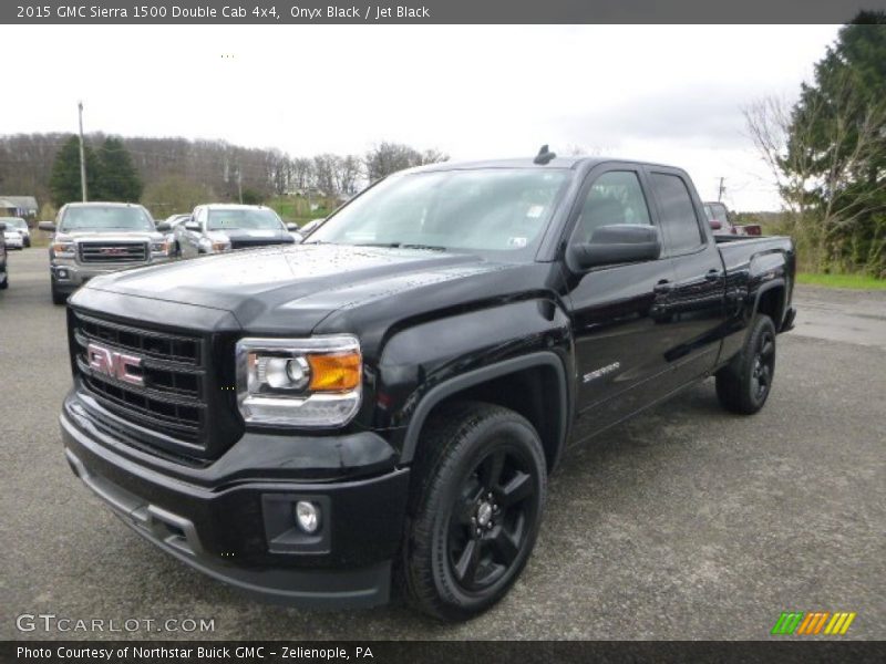 Front 3/4 View of 2015 Sierra 1500 Double Cab 4x4