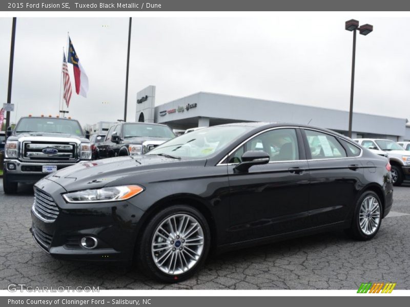 Tuxedo Black Metallic / Dune 2015 Ford Fusion SE