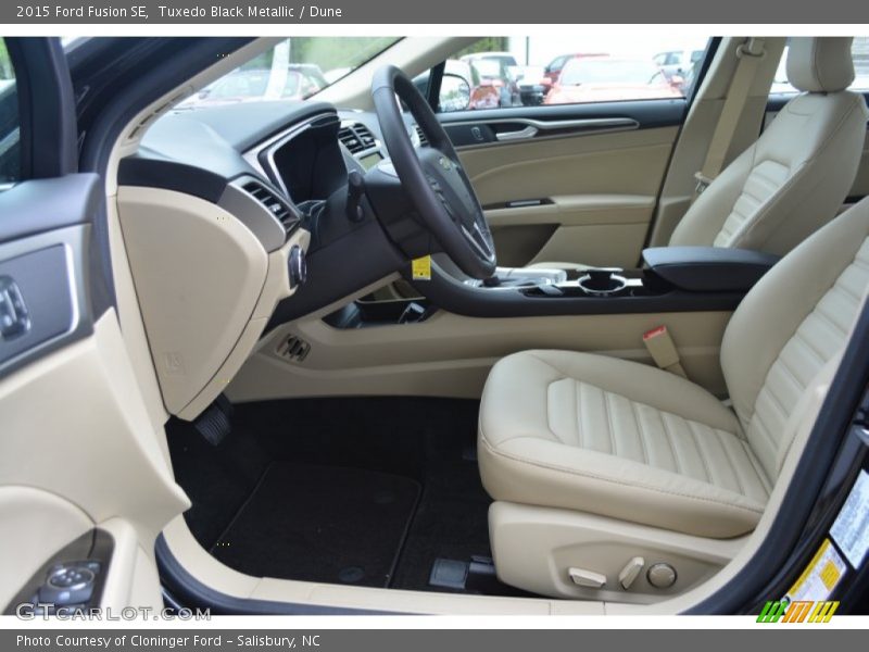 Tuxedo Black Metallic / Dune 2015 Ford Fusion SE