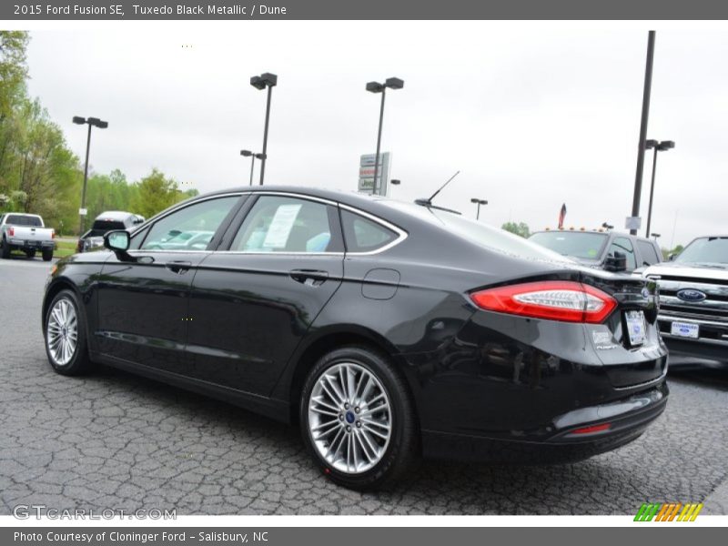 Tuxedo Black Metallic / Dune 2015 Ford Fusion SE