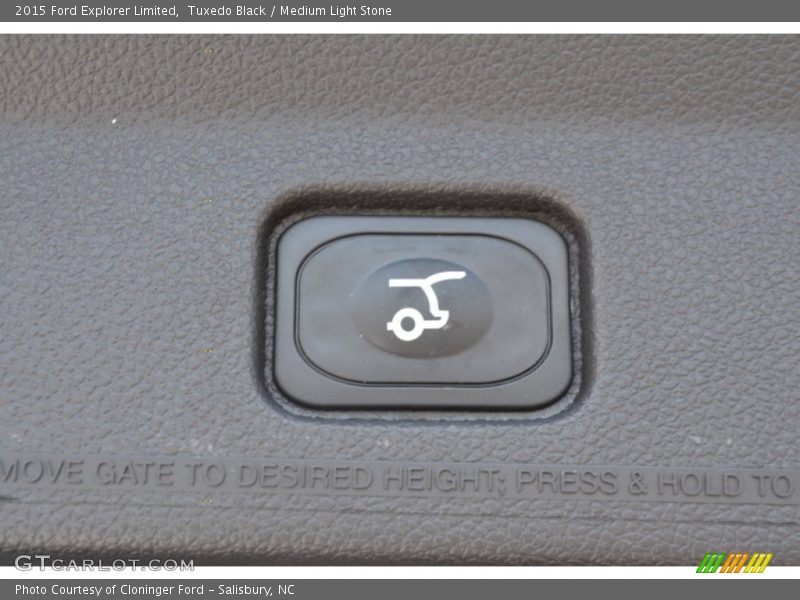 Tuxedo Black / Medium Light Stone 2015 Ford Explorer Limited