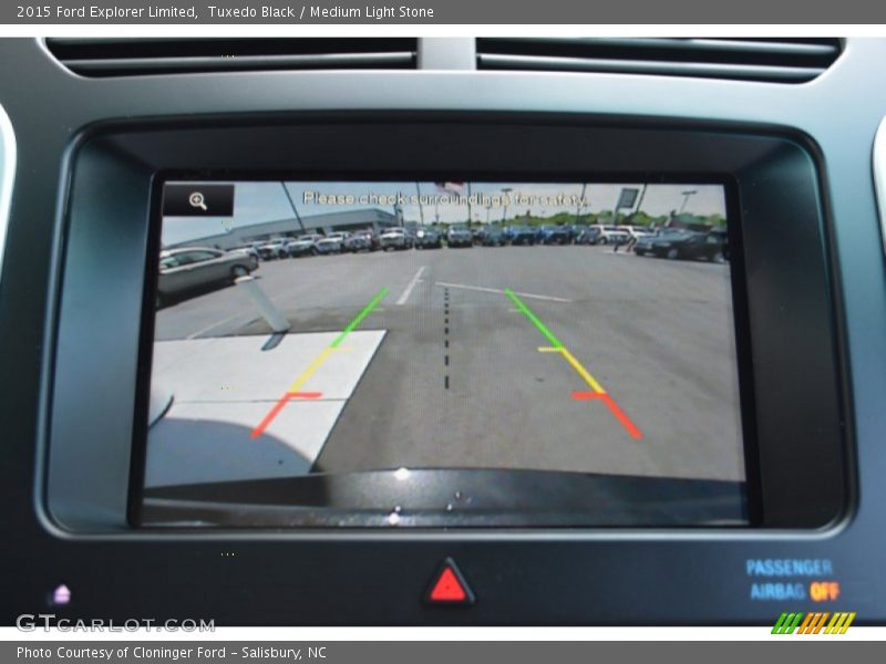 Tuxedo Black / Medium Light Stone 2015 Ford Explorer Limited