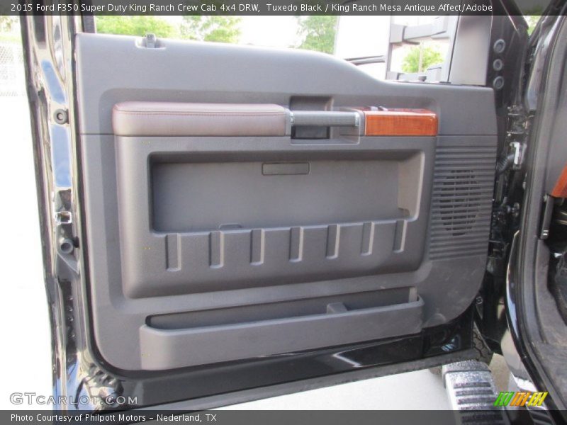 Tuxedo Black / King Ranch Mesa Antique Affect/Adobe 2015 Ford F350 Super Duty King Ranch Crew Cab 4x4 DRW