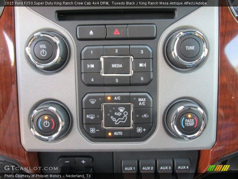 Tuxedo Black / King Ranch Mesa Antique Affect/Adobe 2015 Ford F350 Super Duty King Ranch Crew Cab 4x4 DRW