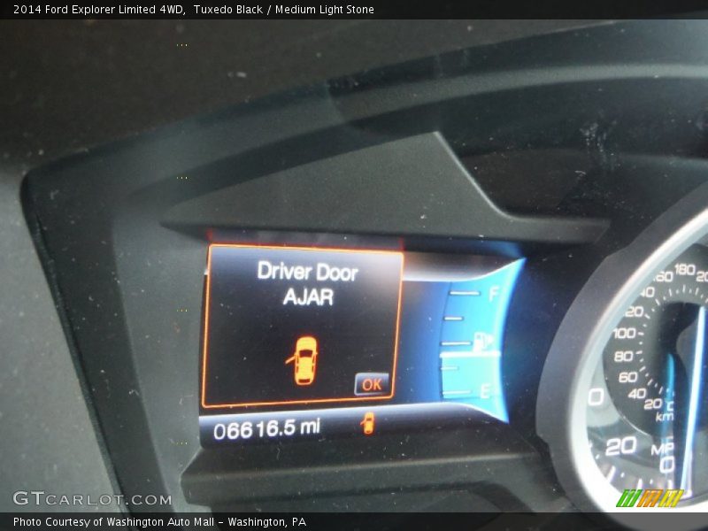 Tuxedo Black / Medium Light Stone 2014 Ford Explorer Limited 4WD