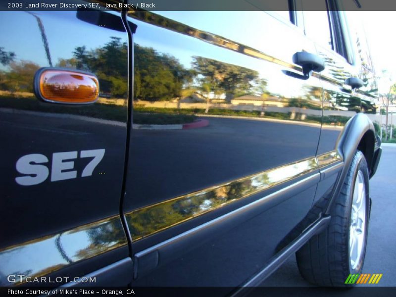 Java Black / Black 2003 Land Rover Discovery SE7