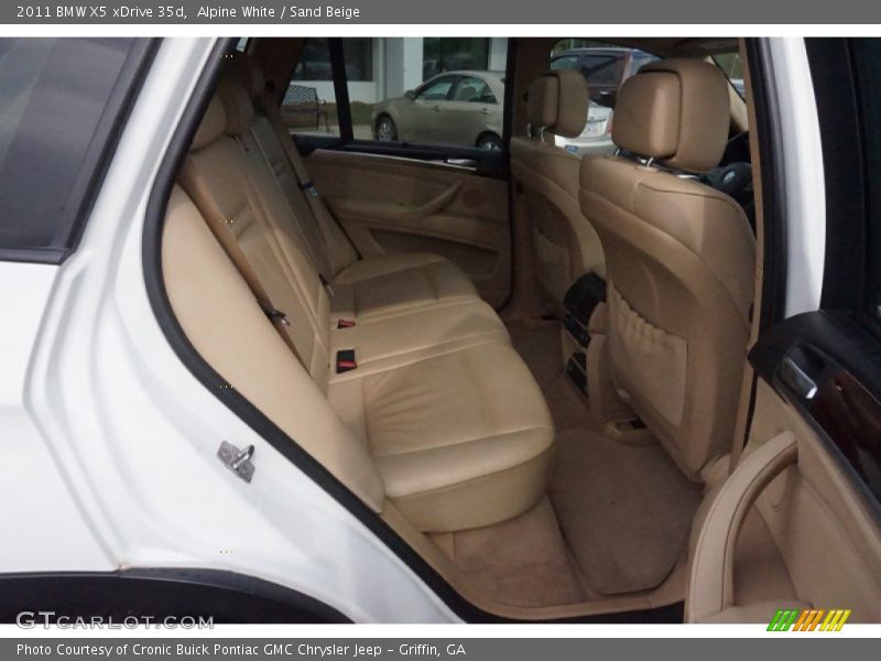 Alpine White / Sand Beige 2011 BMW X5 xDrive 35d