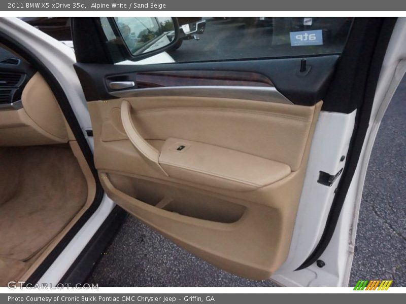 Alpine White / Sand Beige 2011 BMW X5 xDrive 35d