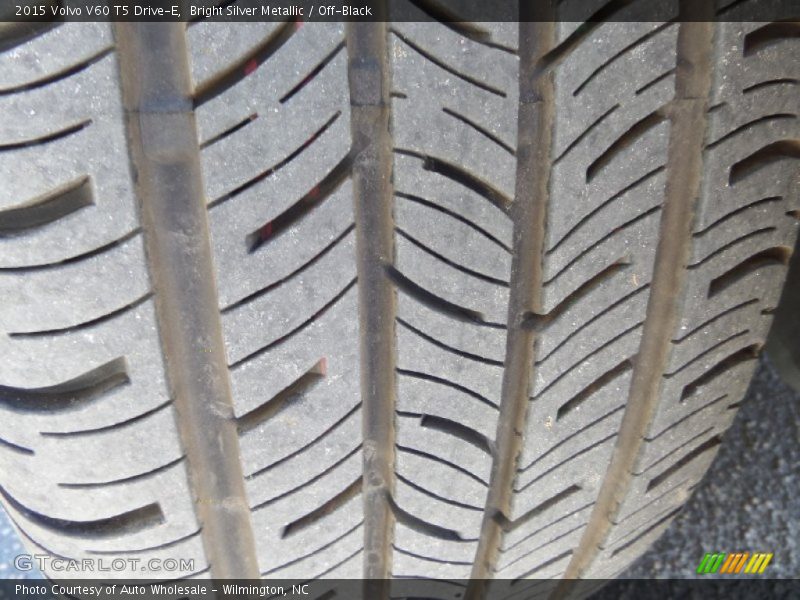 Bright Silver Metallic / Off-Black 2015 Volvo V60 T5 Drive-E