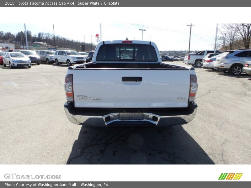 Super White / Graphite 2015 Toyota Tacoma Access Cab 4x4