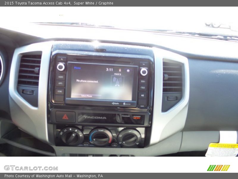 Super White / Graphite 2015 Toyota Tacoma Access Cab 4x4