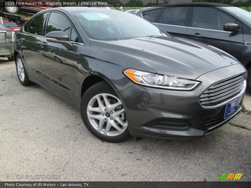 Magnetic Metallic / Charcoal Black 2015 Ford Fusion SE