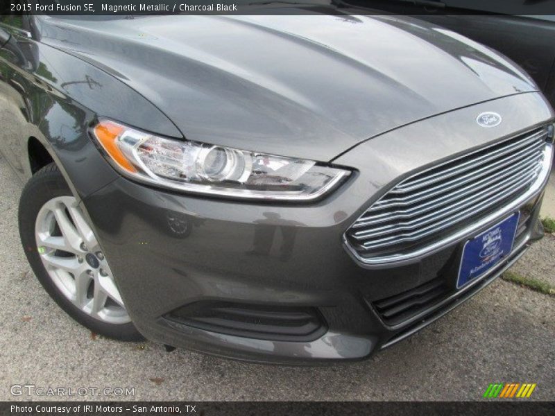 Magnetic Metallic / Charcoal Black 2015 Ford Fusion SE