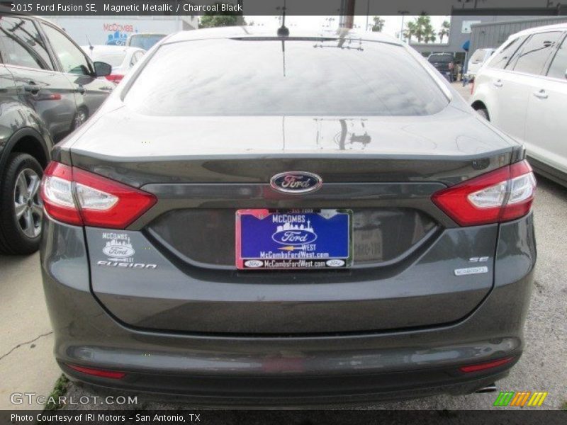 Magnetic Metallic / Charcoal Black 2015 Ford Fusion SE