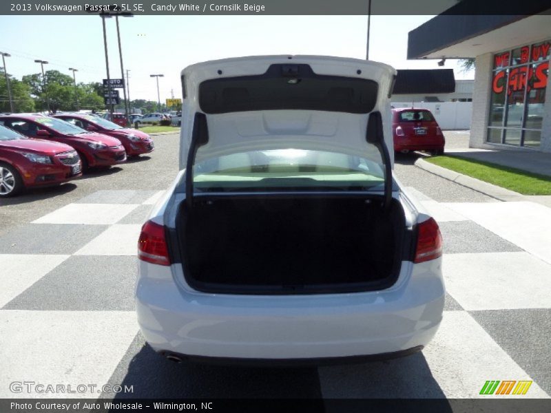 Candy White / Cornsilk Beige 2013 Volkswagen Passat 2.5L SE