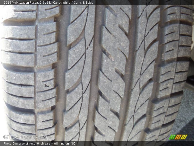 Candy White / Cornsilk Beige 2013 Volkswagen Passat 2.5L SE