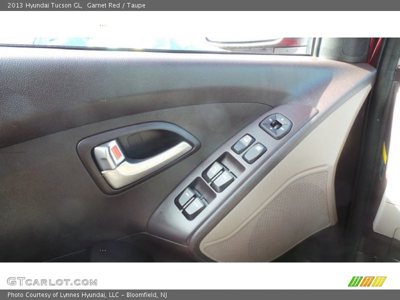 Garnet Red / Taupe 2013 Hyundai Tucson GL