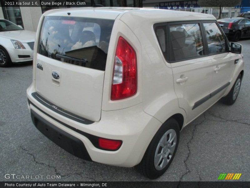 Dune Beige / Black Cloth 2013 Kia Soul 1.6