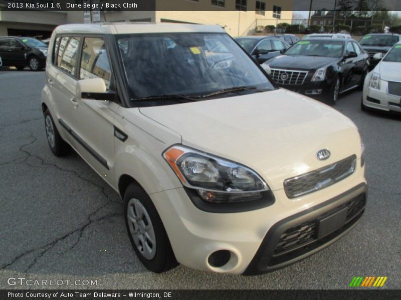Dune Beige / Black Cloth 2013 Kia Soul 1.6