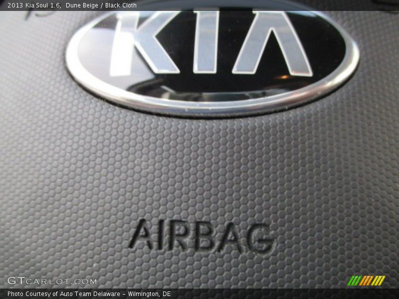 Dune Beige / Black Cloth 2013 Kia Soul 1.6