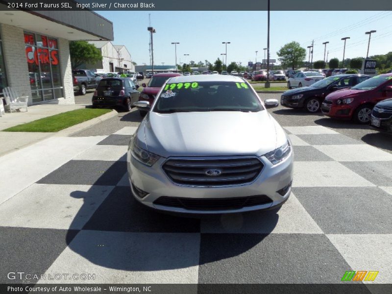 Ingot Silver / Charcoal Black 2014 Ford Taurus SEL