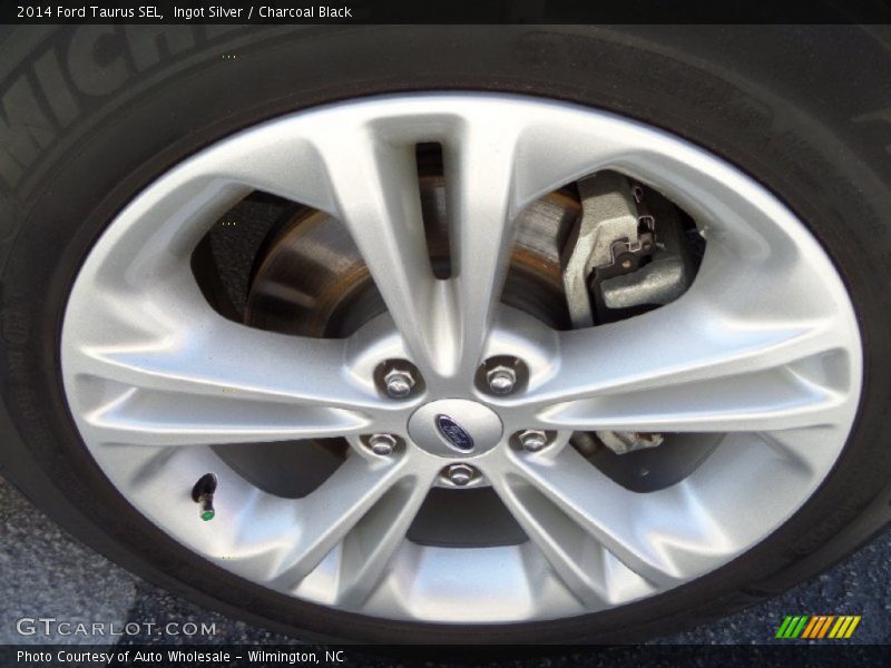 Ingot Silver / Charcoal Black 2014 Ford Taurus SEL