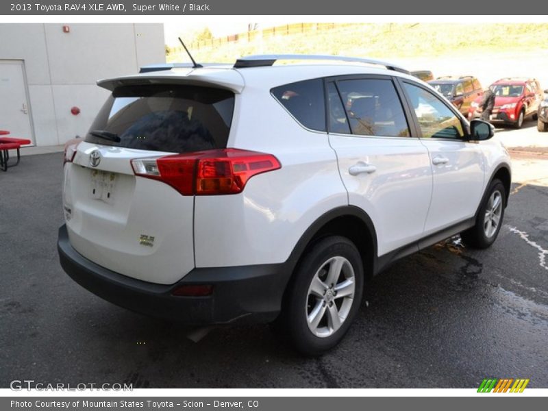 Super White / Black 2013 Toyota RAV4 XLE AWD