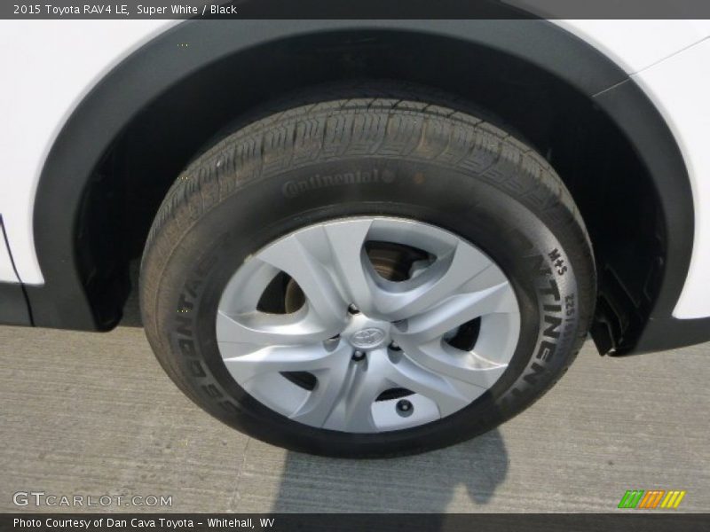 Super White / Black 2015 Toyota RAV4 LE