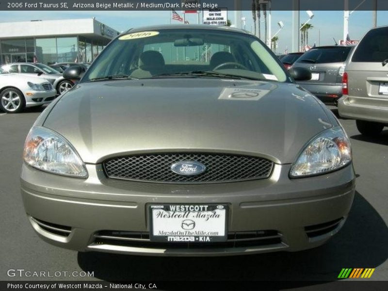 Arizona Beige Metallic / Medium/Dark Pebble Beige 2006 Ford Taurus SE