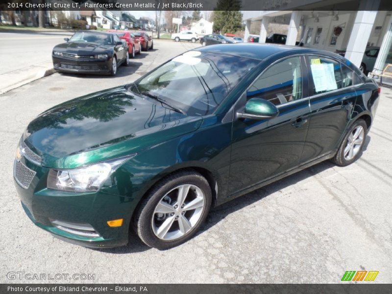 Front 3/4 View of 2014 Cruze LT