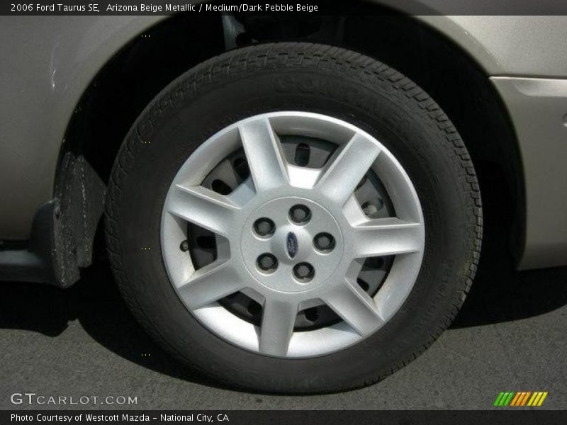 Arizona Beige Metallic / Medium/Dark Pebble Beige 2006 Ford Taurus SE