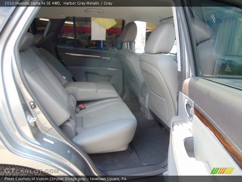 Harbor Gray Metallic / Gray 2010 Hyundai Santa Fe SE 4WD