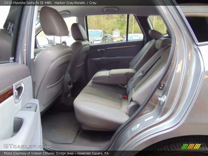 Harbor Gray Metallic / Gray 2010 Hyundai Santa Fe SE 4WD
