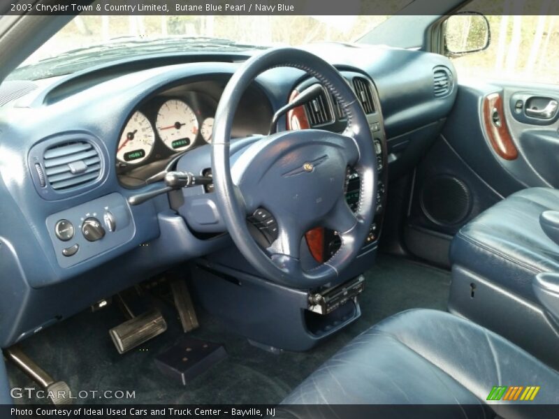 Dashboard of 2003 Town & Country Limited
