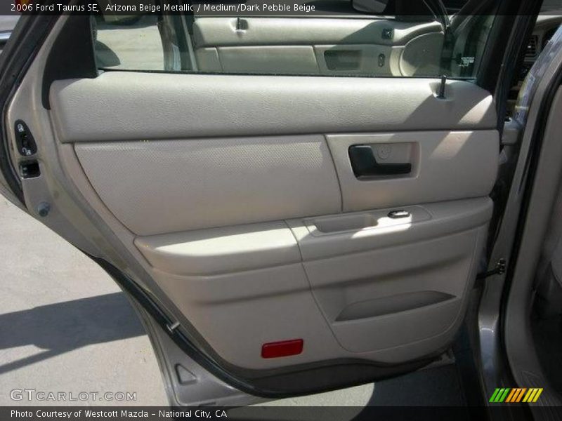 Arizona Beige Metallic / Medium/Dark Pebble Beige 2006 Ford Taurus SE