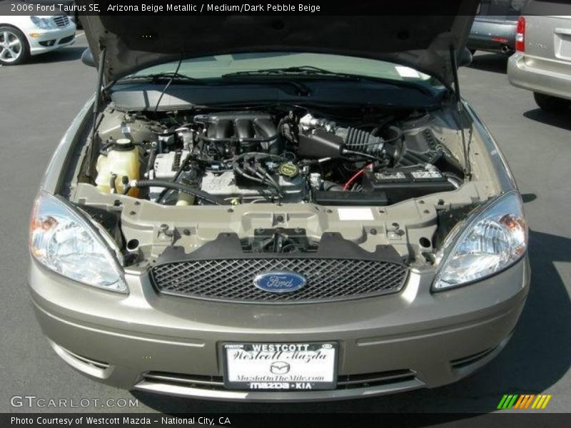 Arizona Beige Metallic / Medium/Dark Pebble Beige 2006 Ford Taurus SE