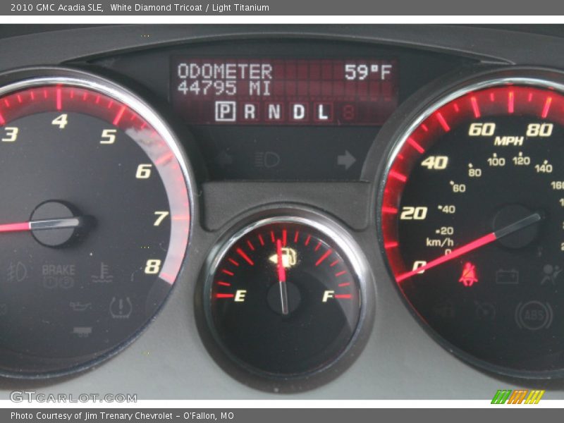 White Diamond Tricoat / Light Titanium 2010 GMC Acadia SLE