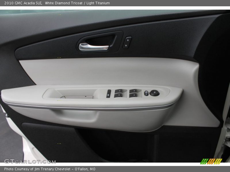 White Diamond Tricoat / Light Titanium 2010 GMC Acadia SLE