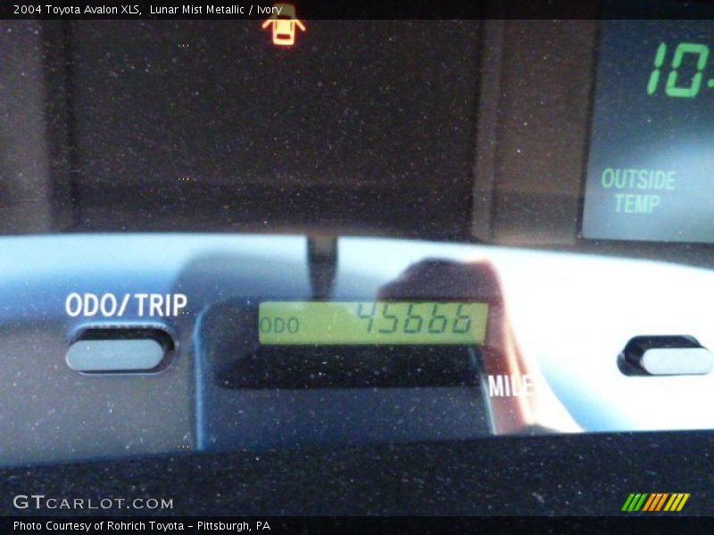 Lunar Mist Metallic / Ivory 2004 Toyota Avalon XLS