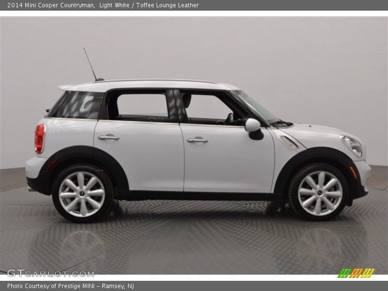 Light White / Toffee Lounge Leather 2014 Mini Cooper Countryman