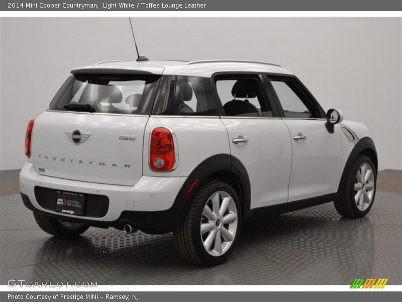 Light White / Toffee Lounge Leather 2014 Mini Cooper Countryman