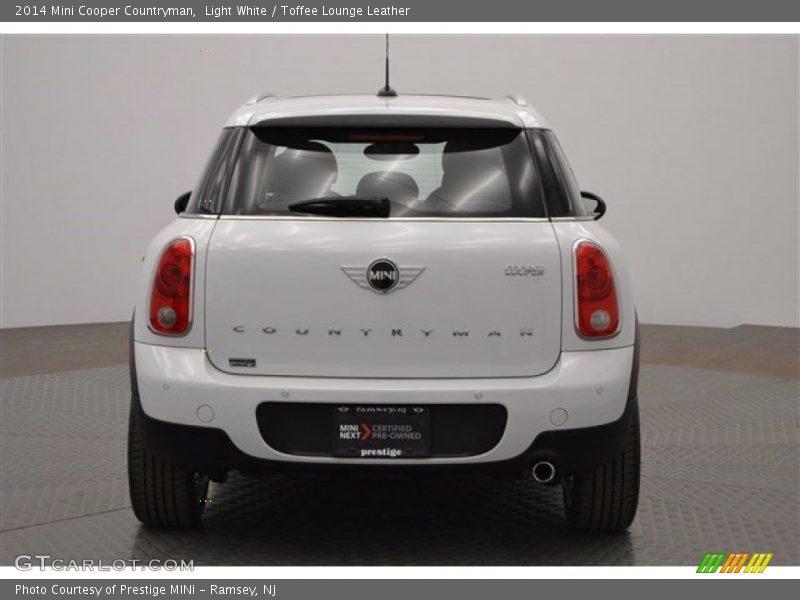 Light White / Toffee Lounge Leather 2014 Mini Cooper Countryman