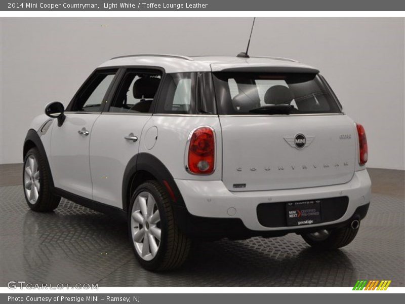 Light White / Toffee Lounge Leather 2014 Mini Cooper Countryman