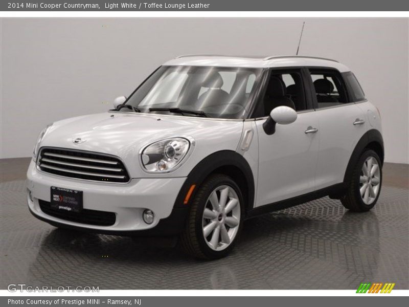 Light White / Toffee Lounge Leather 2014 Mini Cooper Countryman
