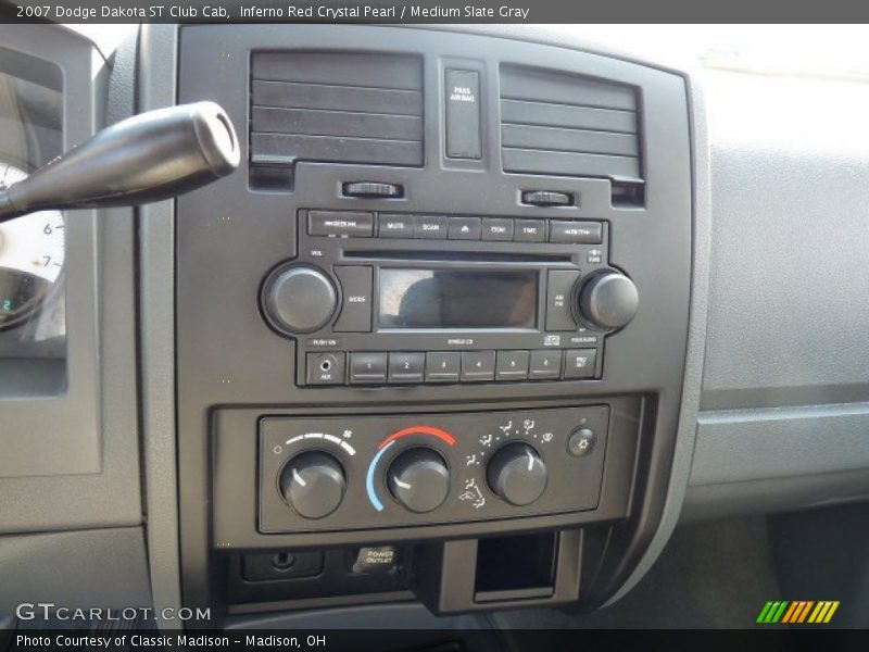 Inferno Red Crystal Pearl / Medium Slate Gray 2007 Dodge Dakota ST Club Cab