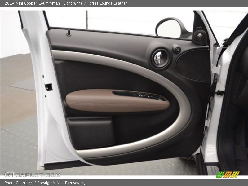 Light White / Toffee Lounge Leather 2014 Mini Cooper Countryman