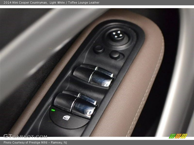 Light White / Toffee Lounge Leather 2014 Mini Cooper Countryman