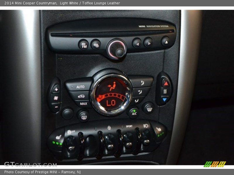 Light White / Toffee Lounge Leather 2014 Mini Cooper Countryman