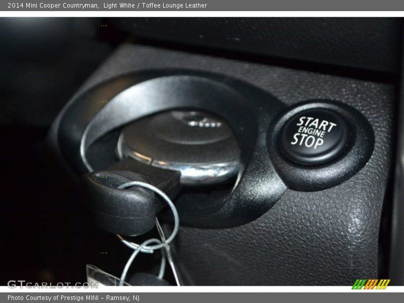 Light White / Toffee Lounge Leather 2014 Mini Cooper Countryman